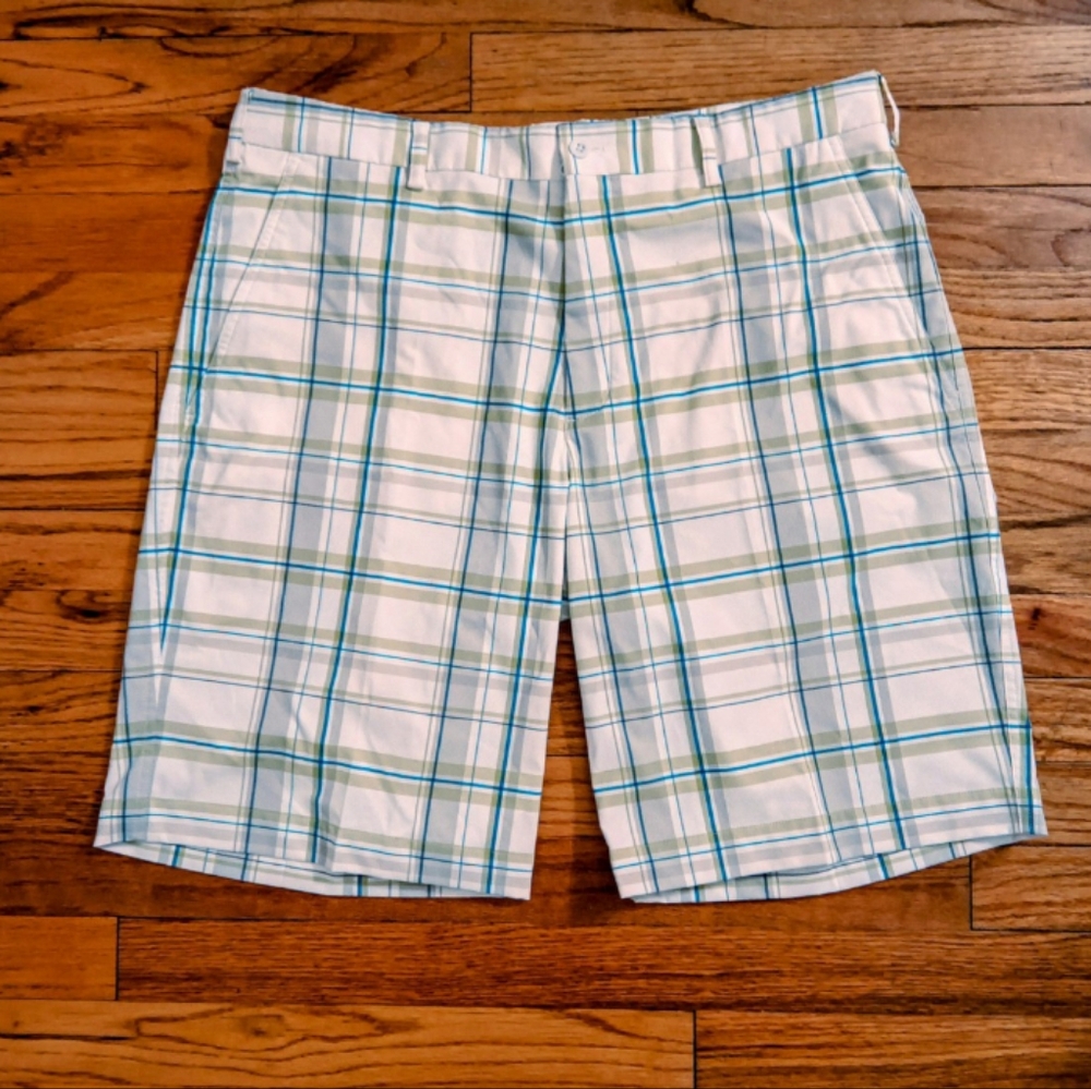 Nike golf shorts 36